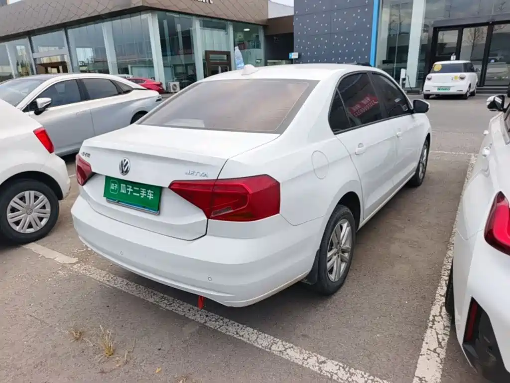 Volkswagen Jetta — миниатюра 7