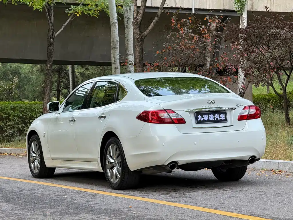 Infiniti Q70 — миниатюра 10