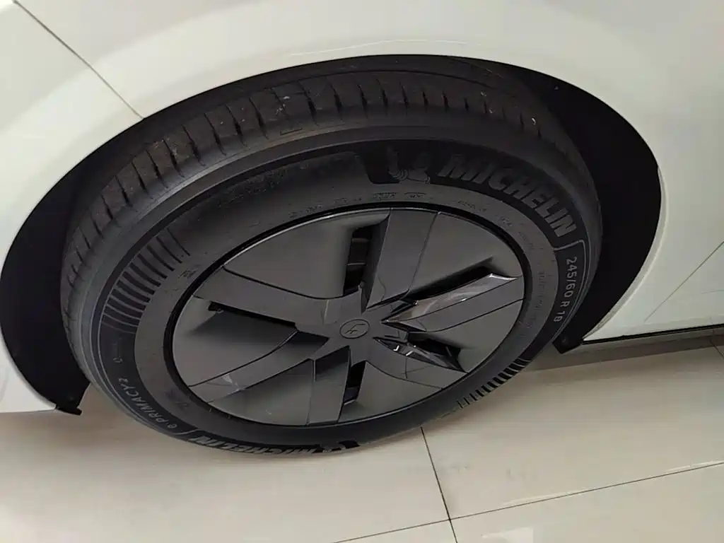 Li Auto Li MEGA — миниатюра 23