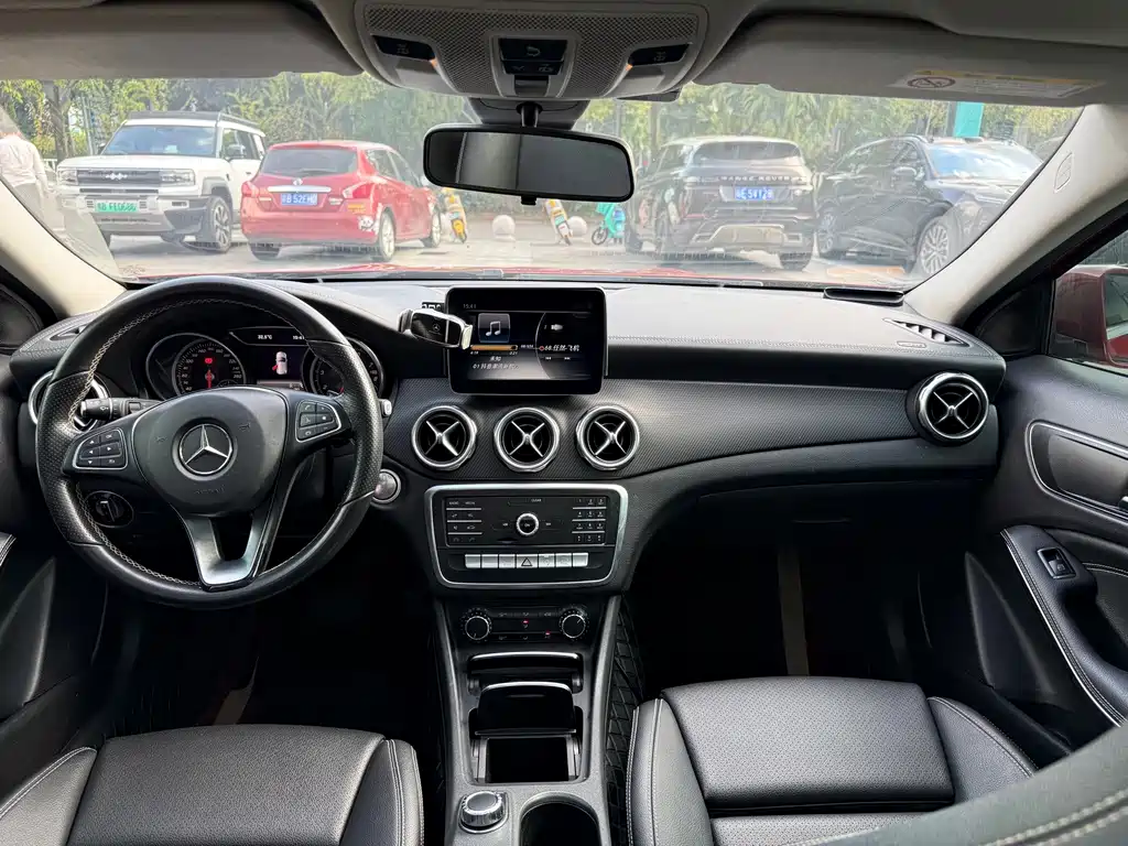 Mercedes-Benz GLA 2019 GLA 200 Fashion