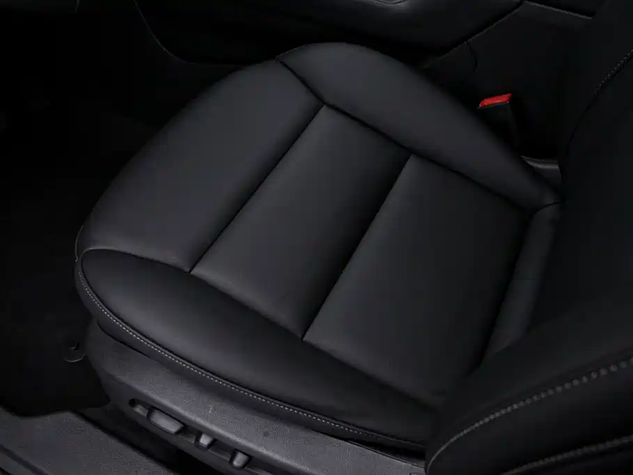 Cadillac XT4 — миниатюра 14