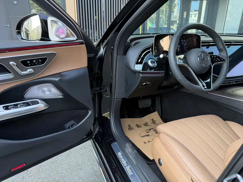 Mercedes-Benz E-Class — миниатюра 4