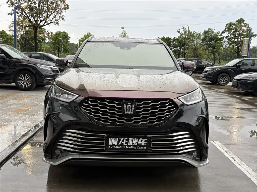 Toyota Crown Kluger — миниатюра 2