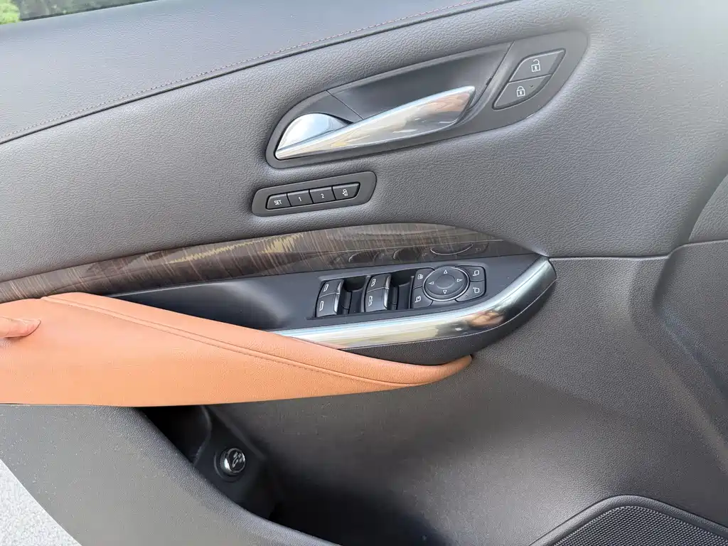 Cadillac XT4 — миниатюра 16