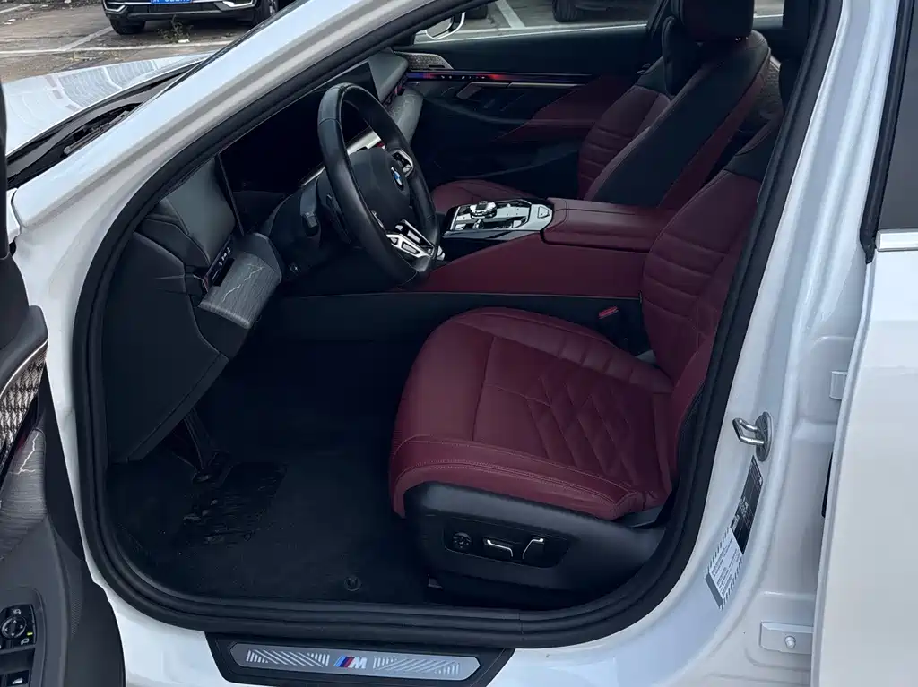BMW 5 Series — миниатюра 9