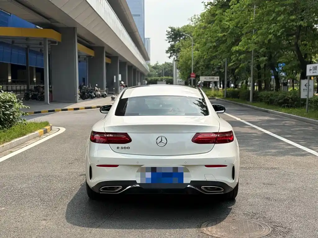 Mercedes-Benz E-Class (Import) — миниатюра 5