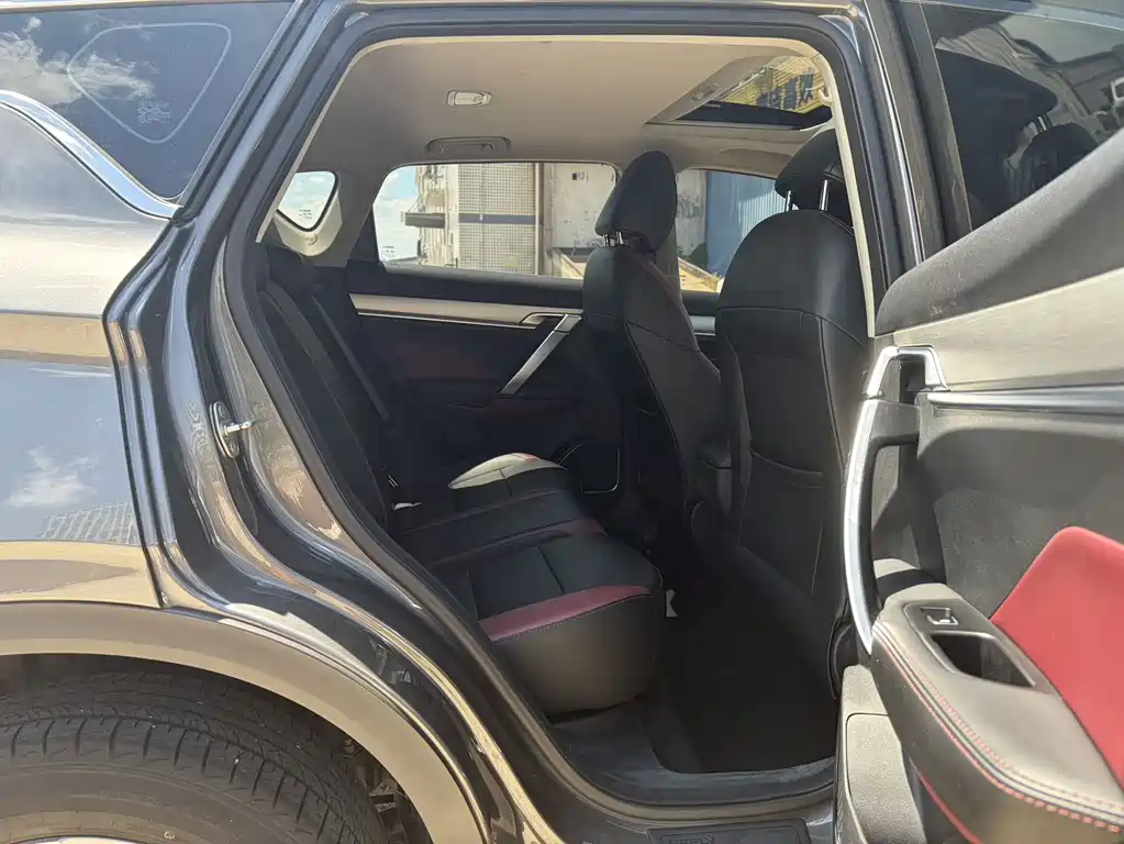 Geely Binyue — миниатюра 10