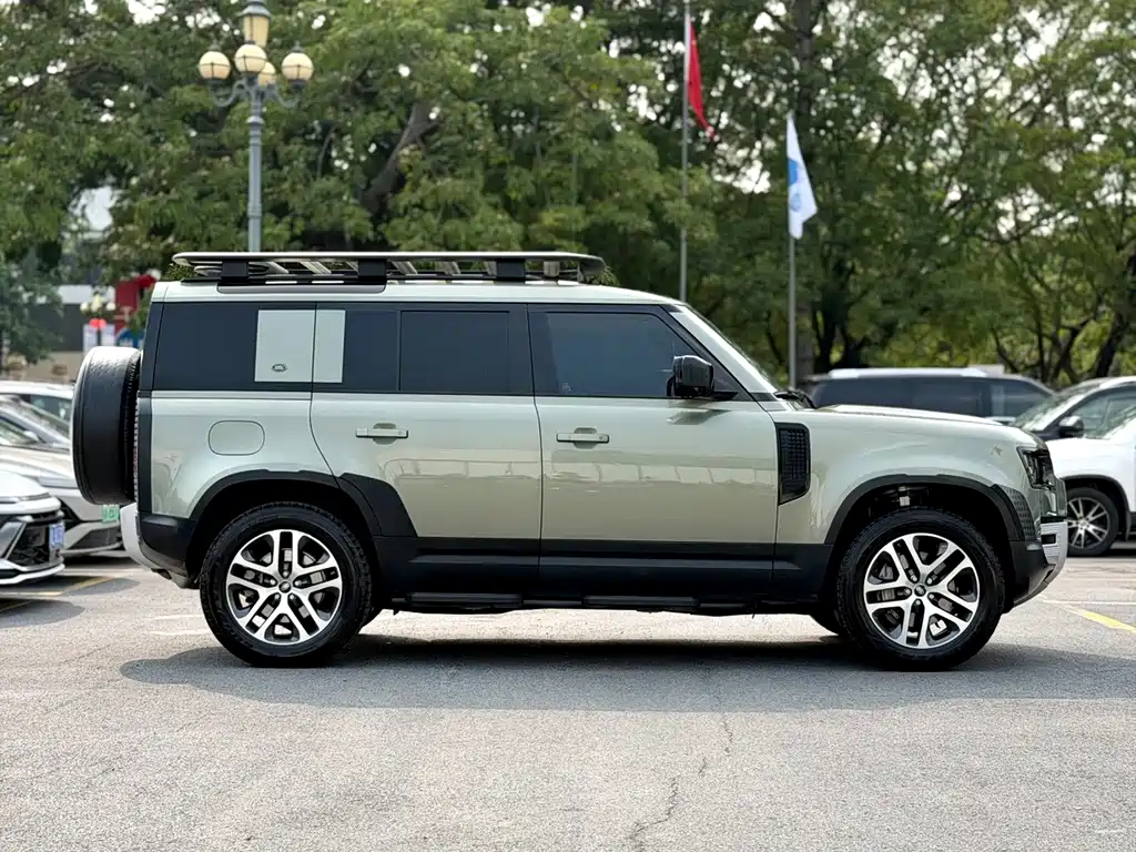 Land Rover Defender — миниатюра 8