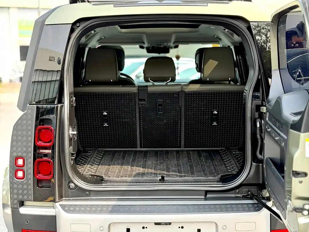 Land Rover Defender — миниатюра 22