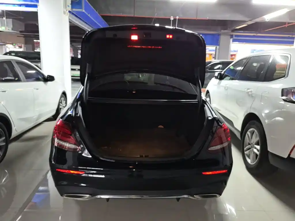 Mercedes-Benz E-Class — миниатюра 19
