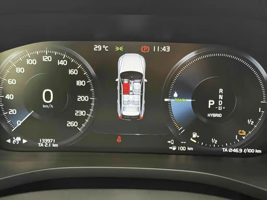 Volvo XC60 PHEV — миниатюра 16