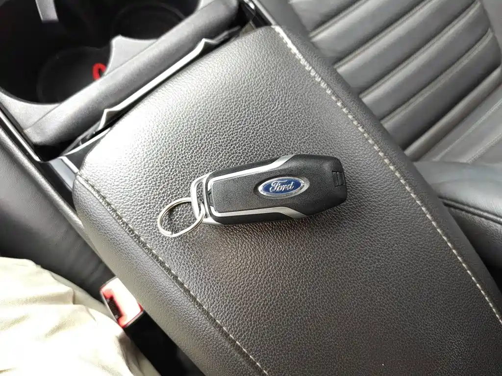 Ford Mondeo — миниатюра 9