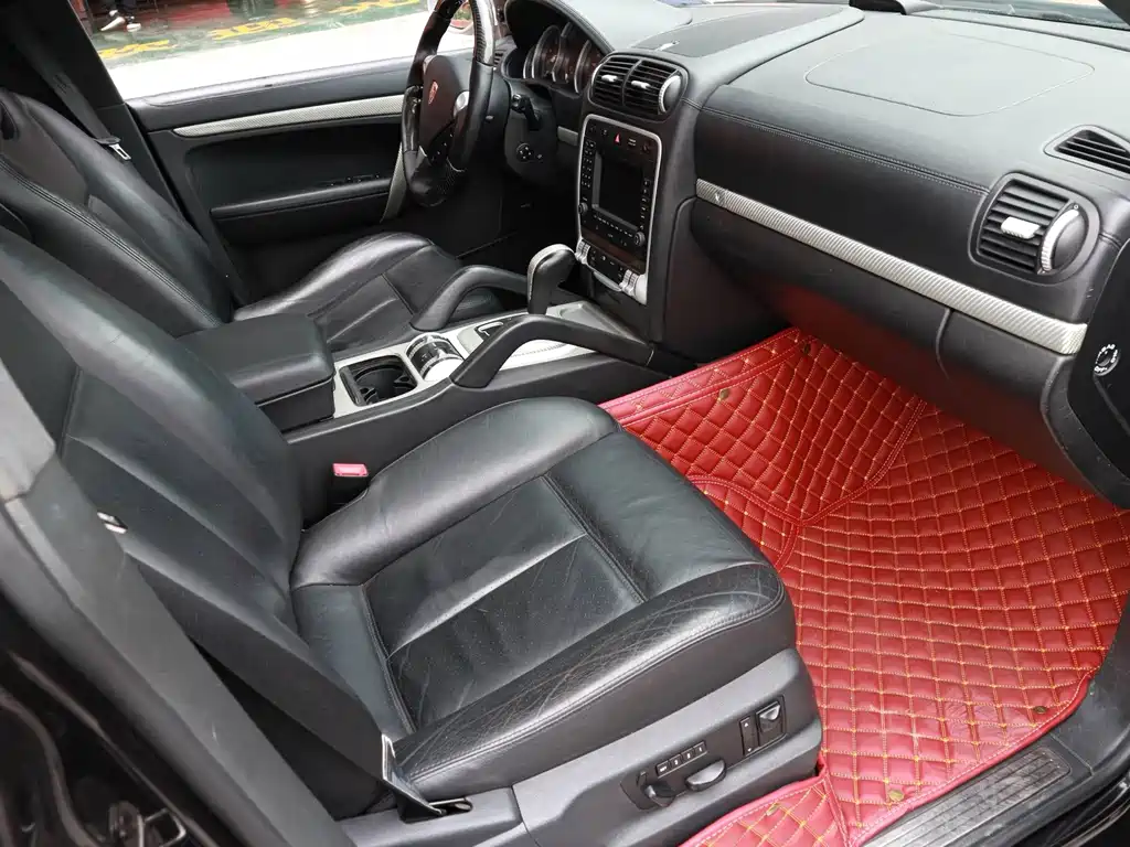Porsche Cayenne — миниатюра 9