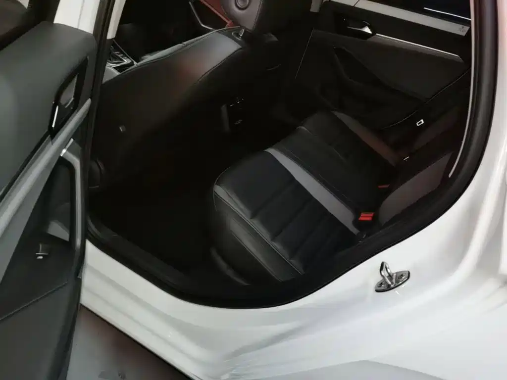 Volkswagen Sagitar — миниатюра 17