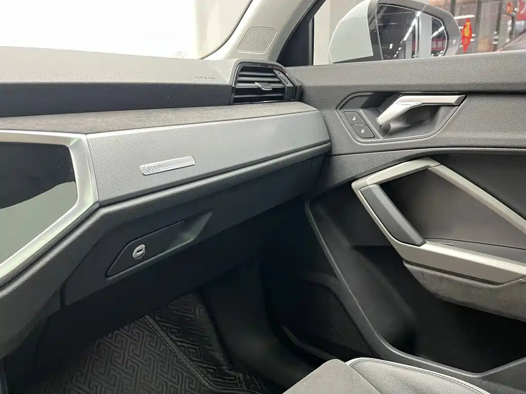 Audi Q3 — миниатюра 14
