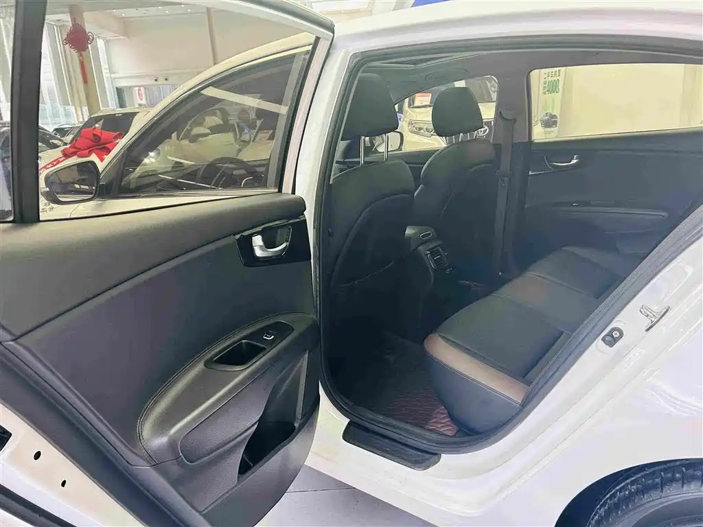 Kia K4 — миниатюра 24