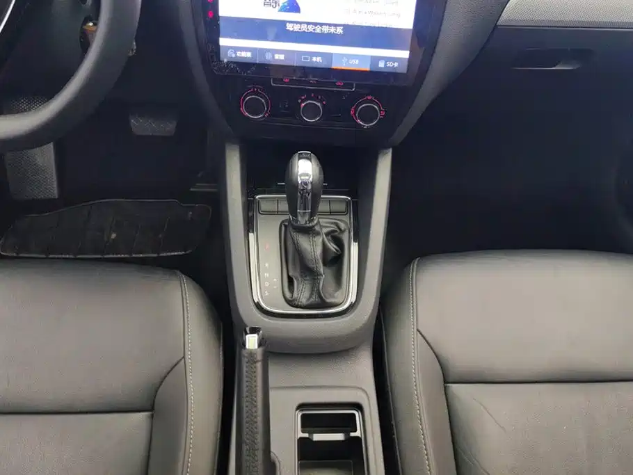 Volkswagen Sagitar — миниатюра 16