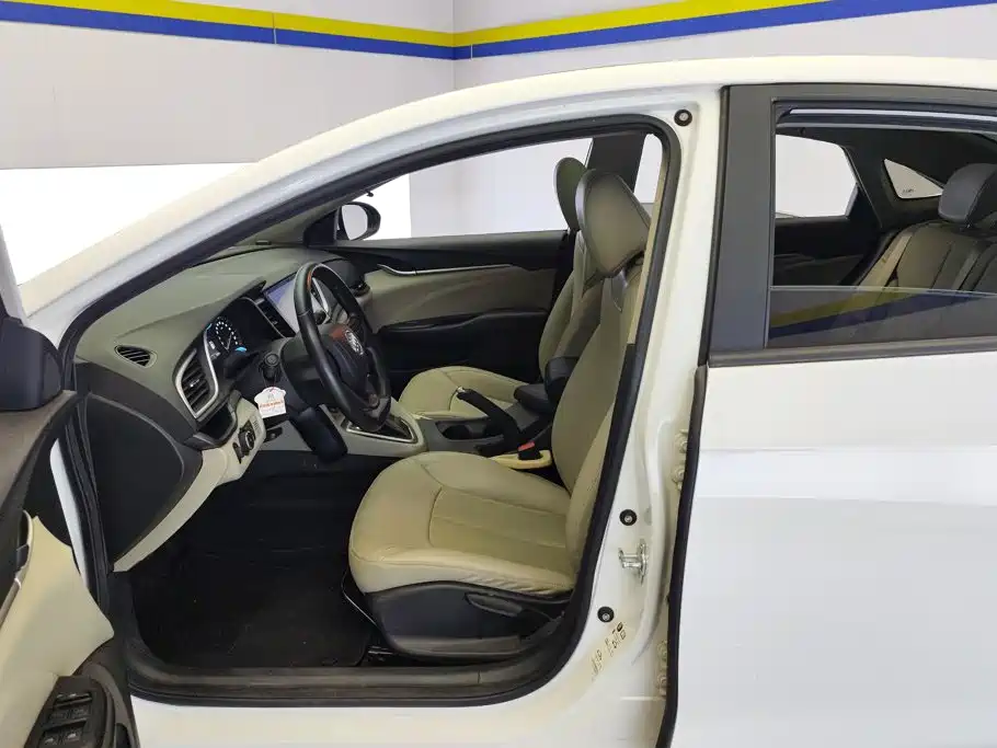 Buick Excelle — миниатюра 9