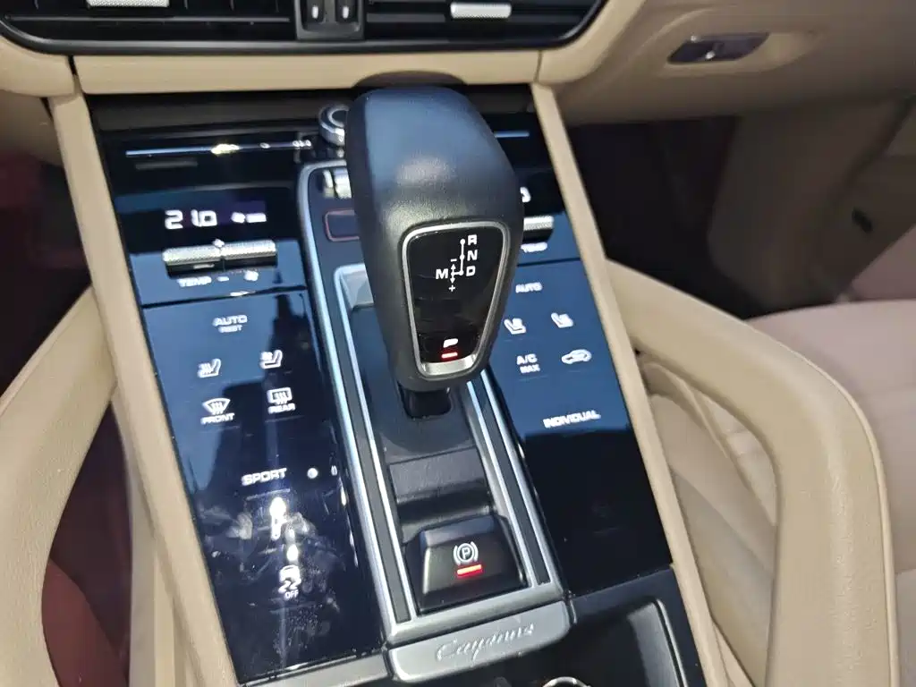 Porsche Cayenne — миниатюра 15