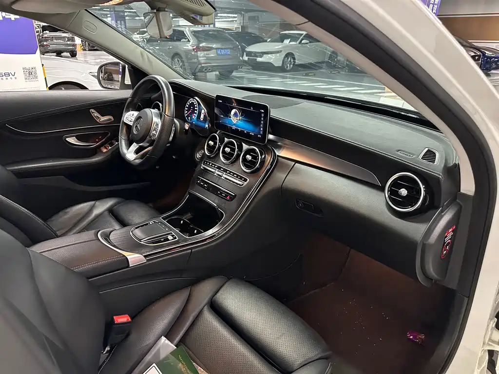 Mercedes-Benz C-Class — миниатюра 12
