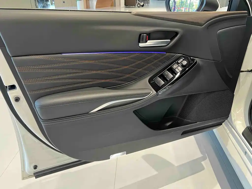 Toyota Avalon — миниатюра 9