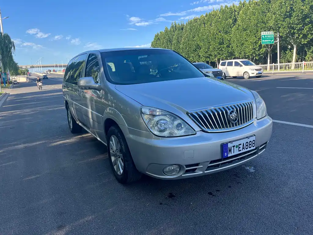 Buick GL8 — миниатюра 3