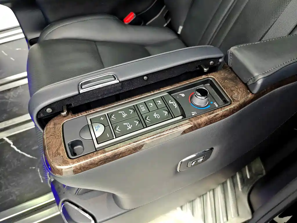 Toyota Vellfire — миниатюра 14