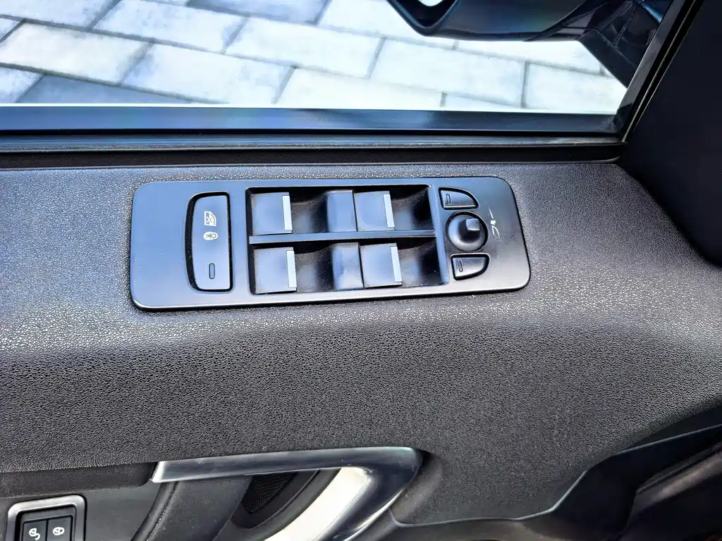 Land Rover Discovery Sport — миниатюра 11