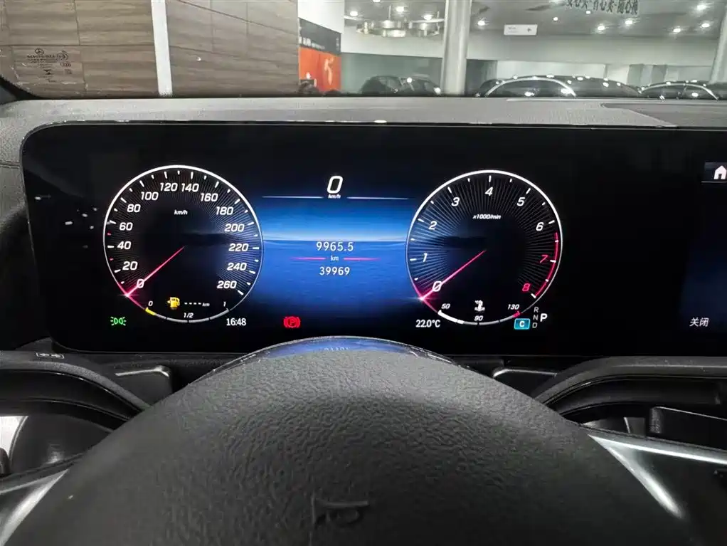 Mercedes-Benz GLB — миниатюра 12