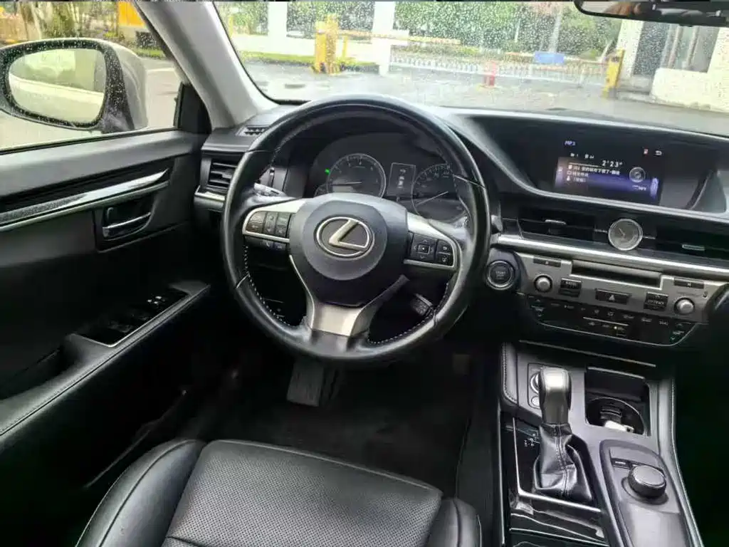 Lexus ES 2015 200 Elite