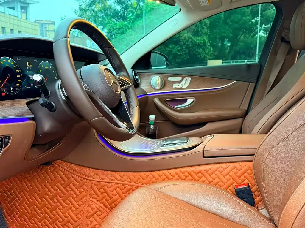 Mercedes-Benz E-Class — миниатюра 4