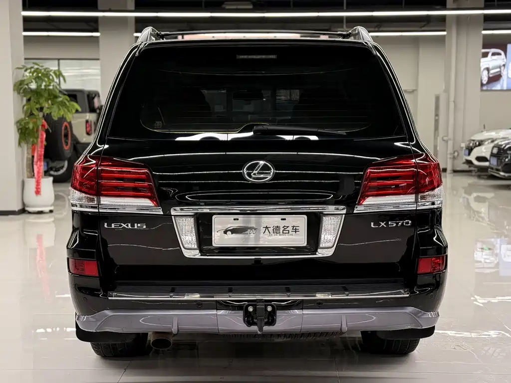 Lexus LX — миниатюра 4