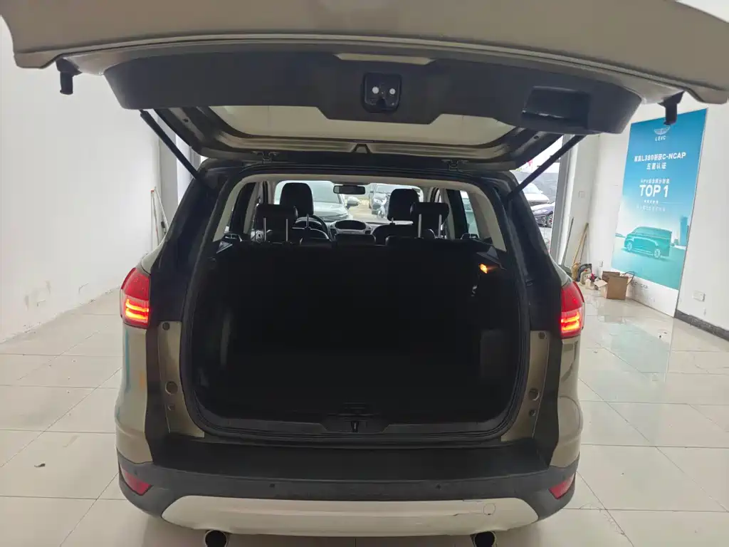 Ford Kuga — миниатюра 17