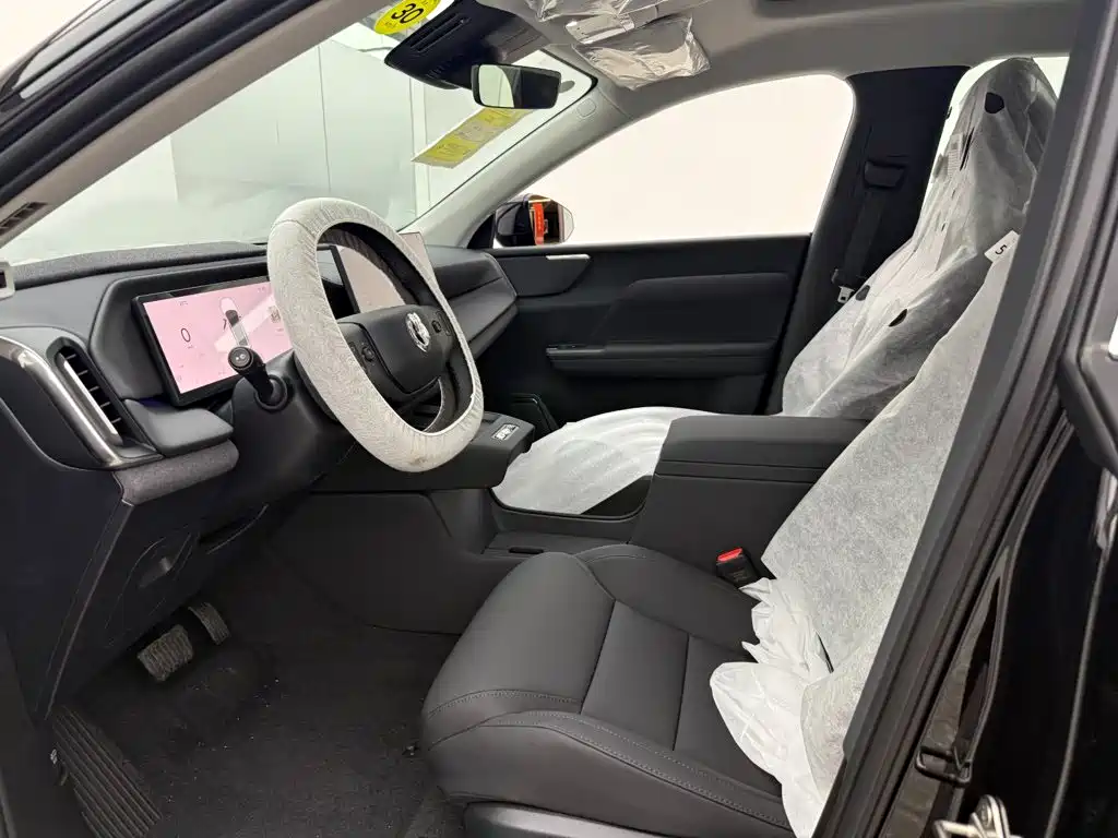 Volvo XC70 PHEV — миниатюра 7
