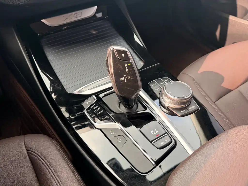 BMW X3 — миниатюра 11
