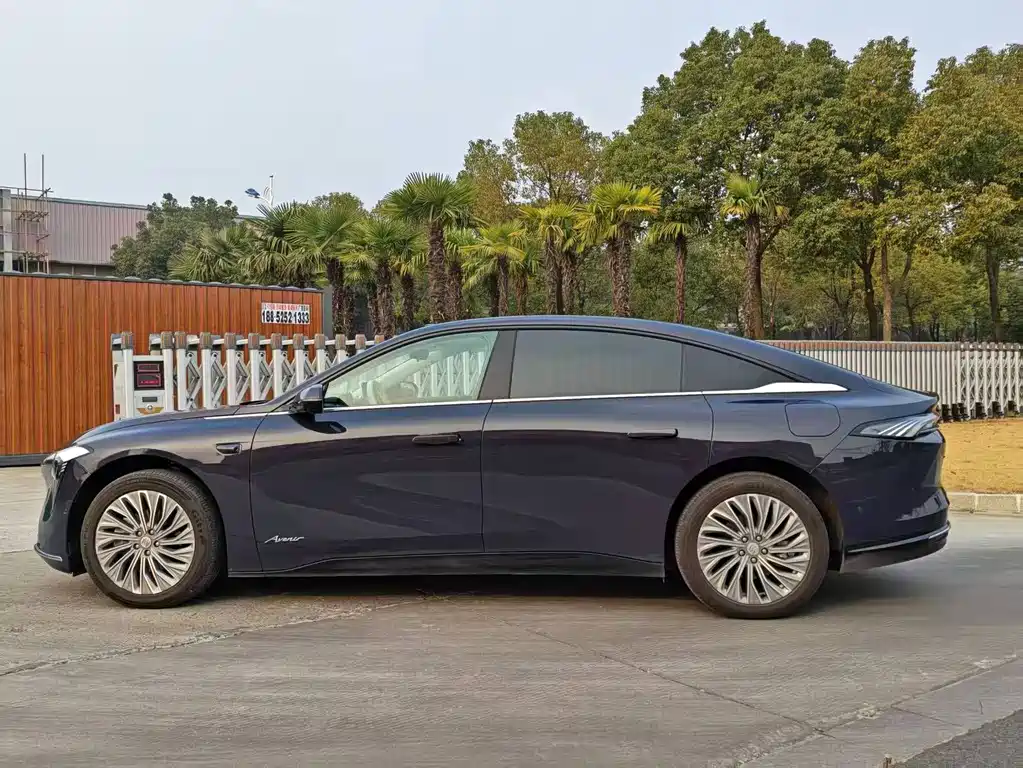 Buick Electra L7 — миниатюра 5