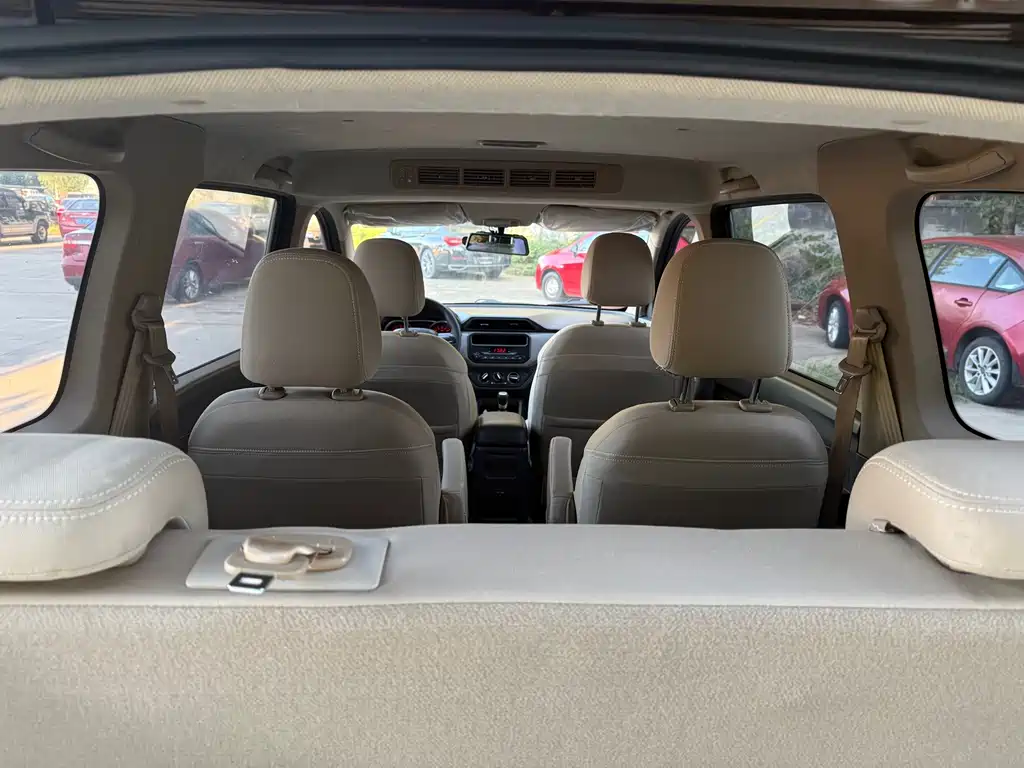 Wuling Hongguang — миниатюра 11