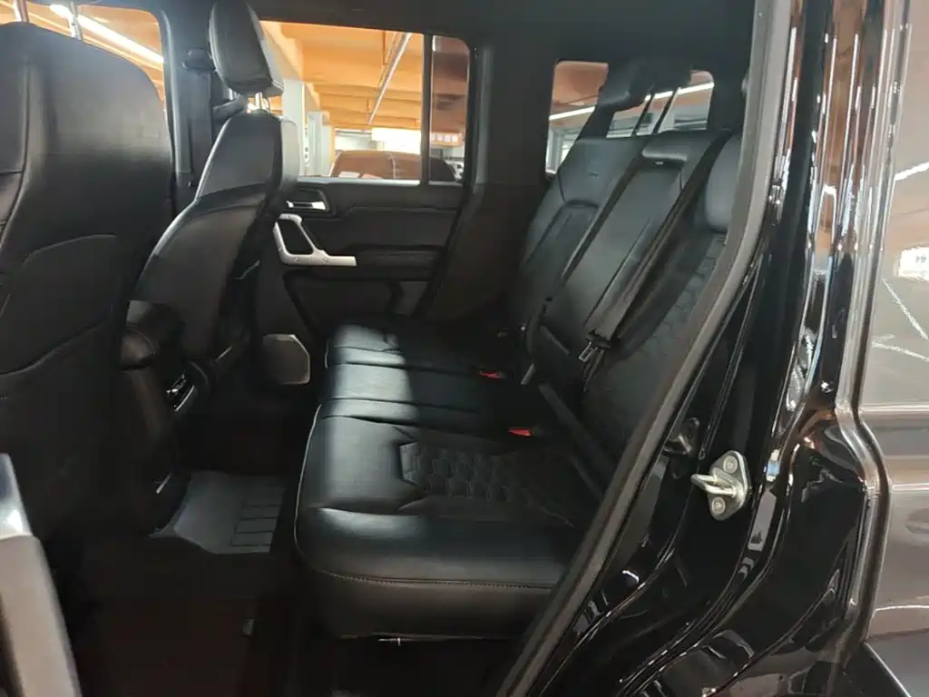 212 212 T01 — миниатюра 17