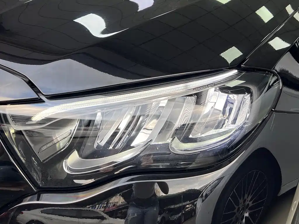 Mercedes-Benz E-Class — миниатюра 10