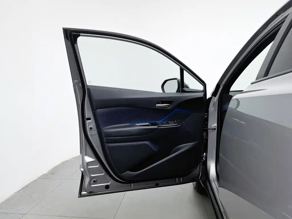 Toyota IZOA — миниатюра 8