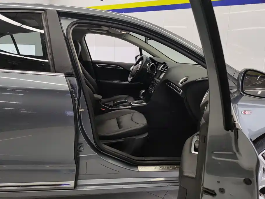 Citroen C4L — миниатюра 8