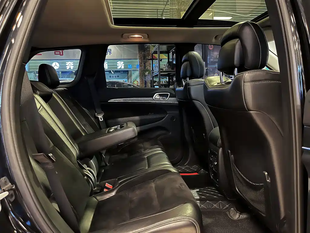 Jeep Grand Cherokee SRT — миниатюра 35