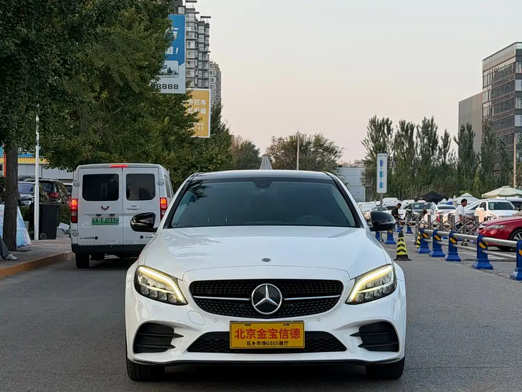 Mercedes-Benz C-Class — миниатюра 2