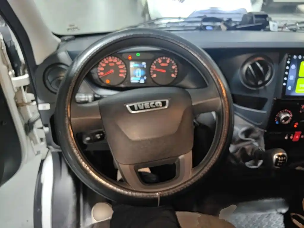 IVECO Ousheng — миниатюра 11