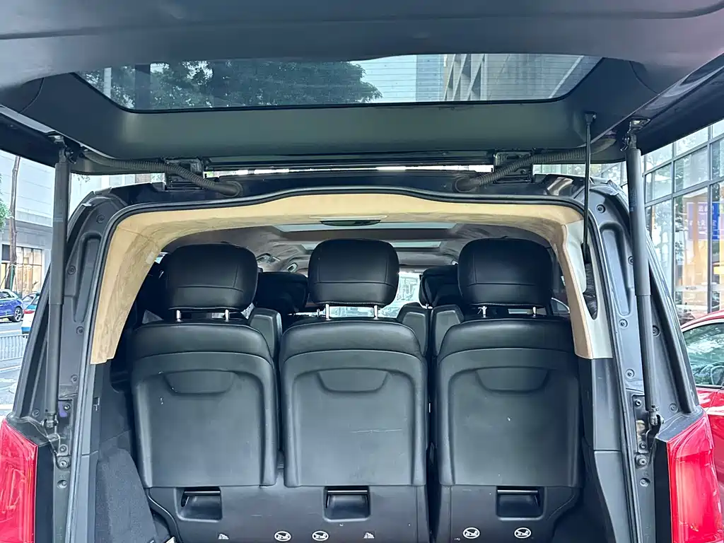 Mercedes-Benz V-Class — миниатюра 13
