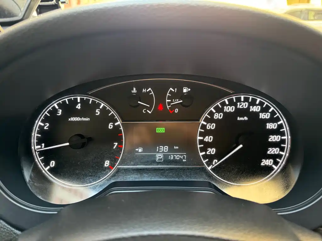 Nissan Tiida — миниатюра 7