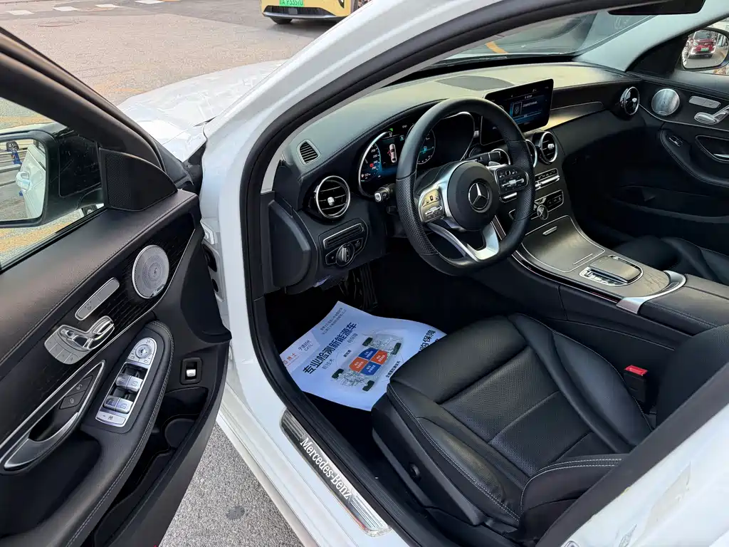 Mercedes-Benz C-Class — миниатюра 13