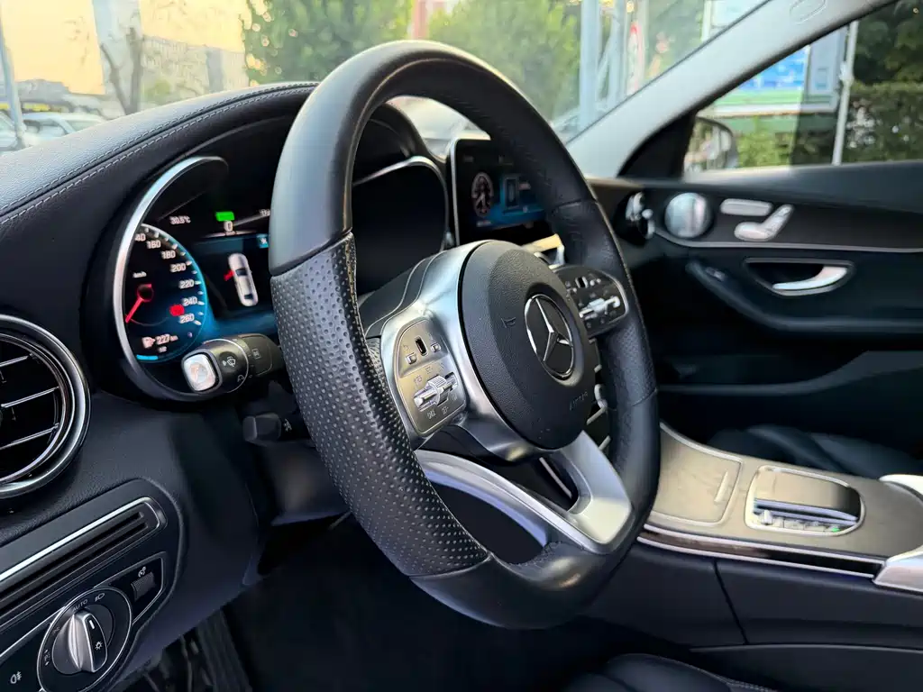 Mercedes-Benz C-Class — миниатюра 16