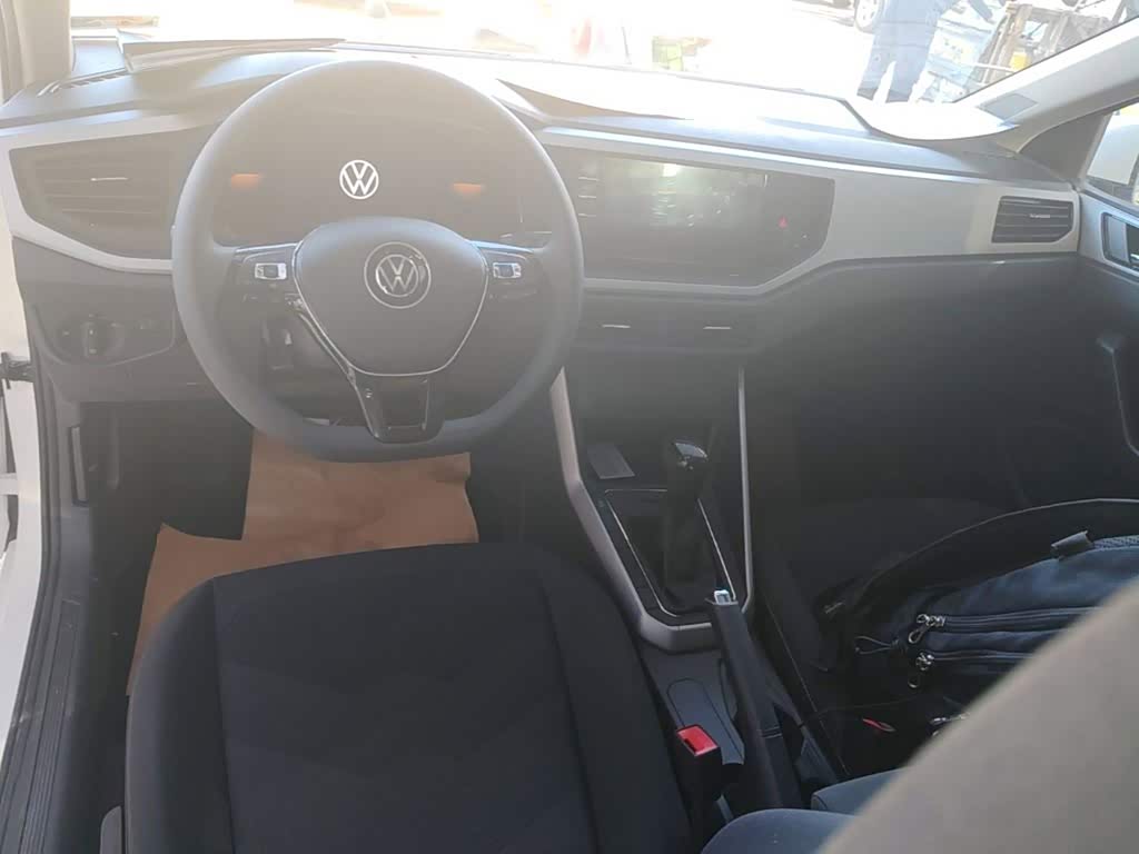 Volkswagen Polo 1.5 л 2023 г. Белый, пробег 39500 км