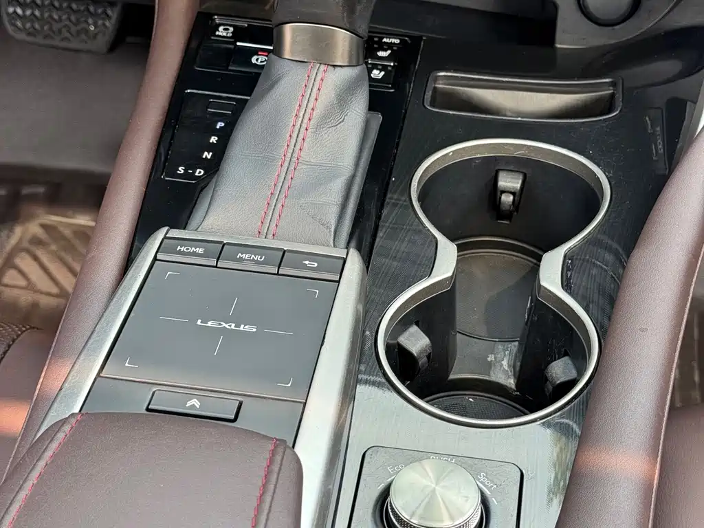 Lexus RX — миниатюра 10